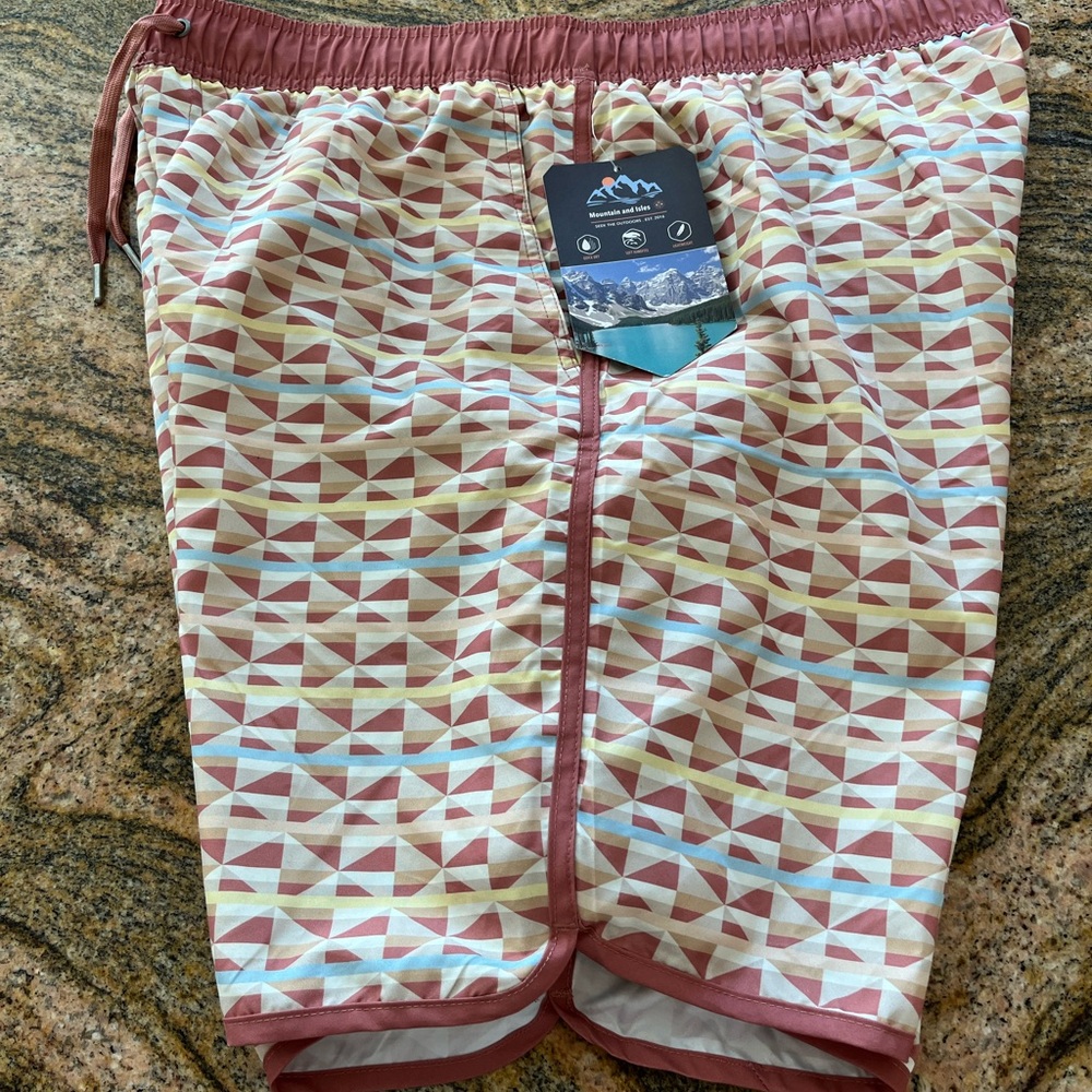 Mens XL Swim Trunks Mountain & Isles Multicolor Geometric Lined Drawstring NWT